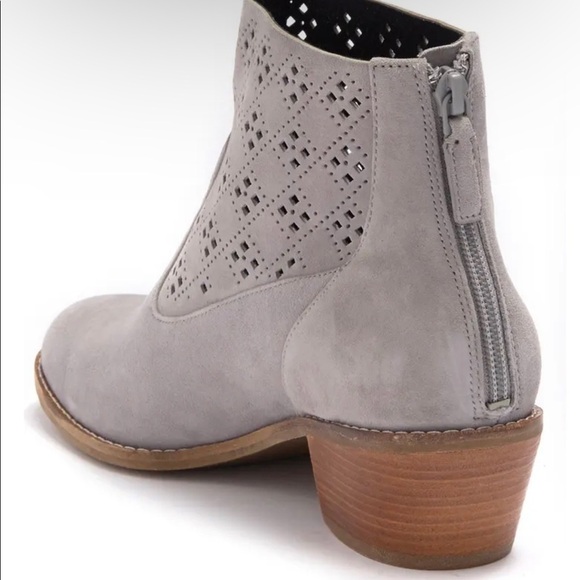 Cole Haan Grey Suede Jayne Lasercut Ankle Booties NWT - Picture 4 of 8